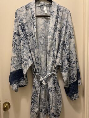 Cacique Blue and White Floral Silky Kimono Robe With Lace